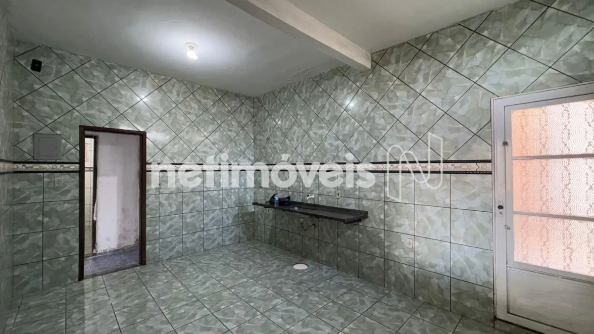 Casa para Venda com 7 quartos no bairro Monte Carmelo