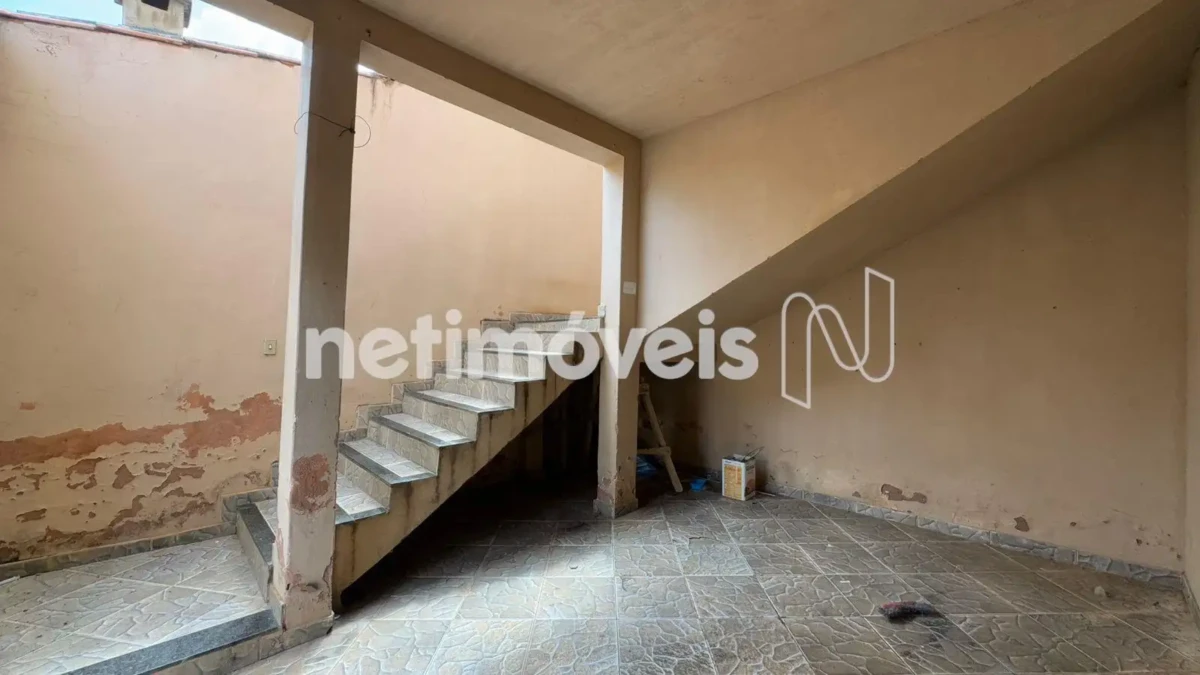 Casa para Venda com 7 quartos no bairro Monte Carmelo