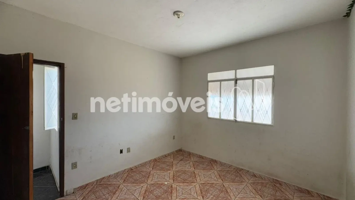 Casa para Venda com 7 quartos no bairro Monte Carmelo