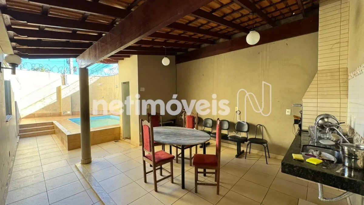 Casa para Venda com 5 quartos no bairro Todos Os Santos
