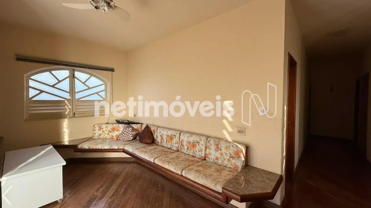 Casa para Venda com 5 quartos no bairro São José