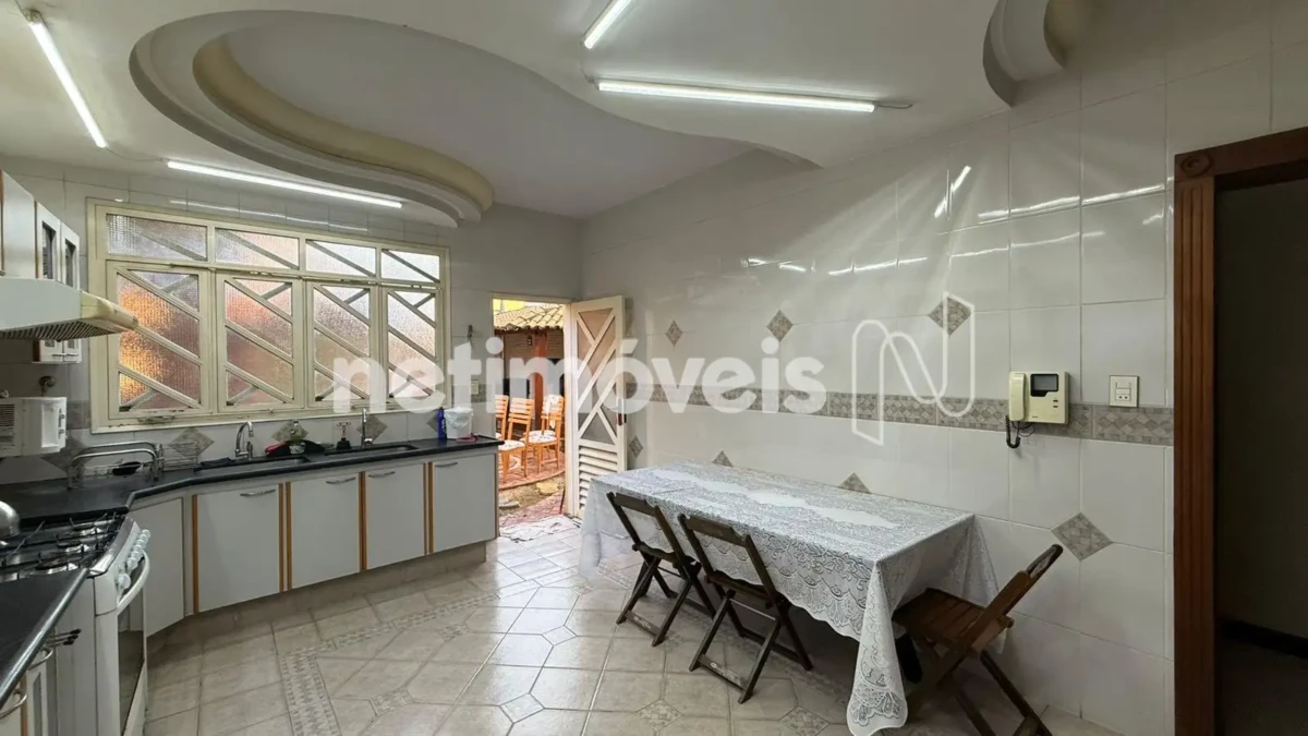 Casa para Venda com 5 quartos no bairro São José