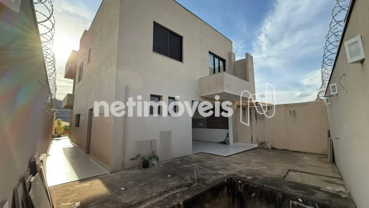 Casa para Venda com 4 quartos no bairro Jardim Liberdade