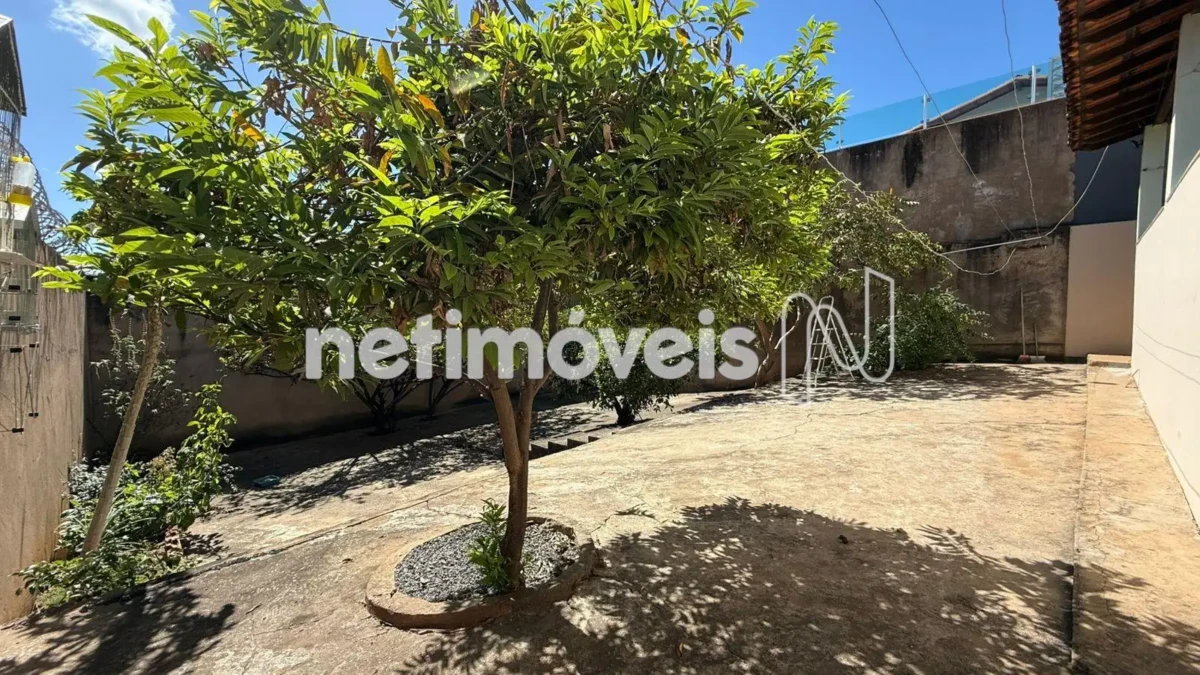 Casa para Venda com 4 quartos no bairro Vila Regina