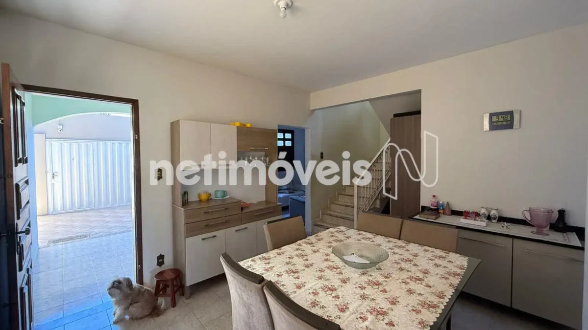 Casa para Venda com 4 quartos no bairro Vila Regina