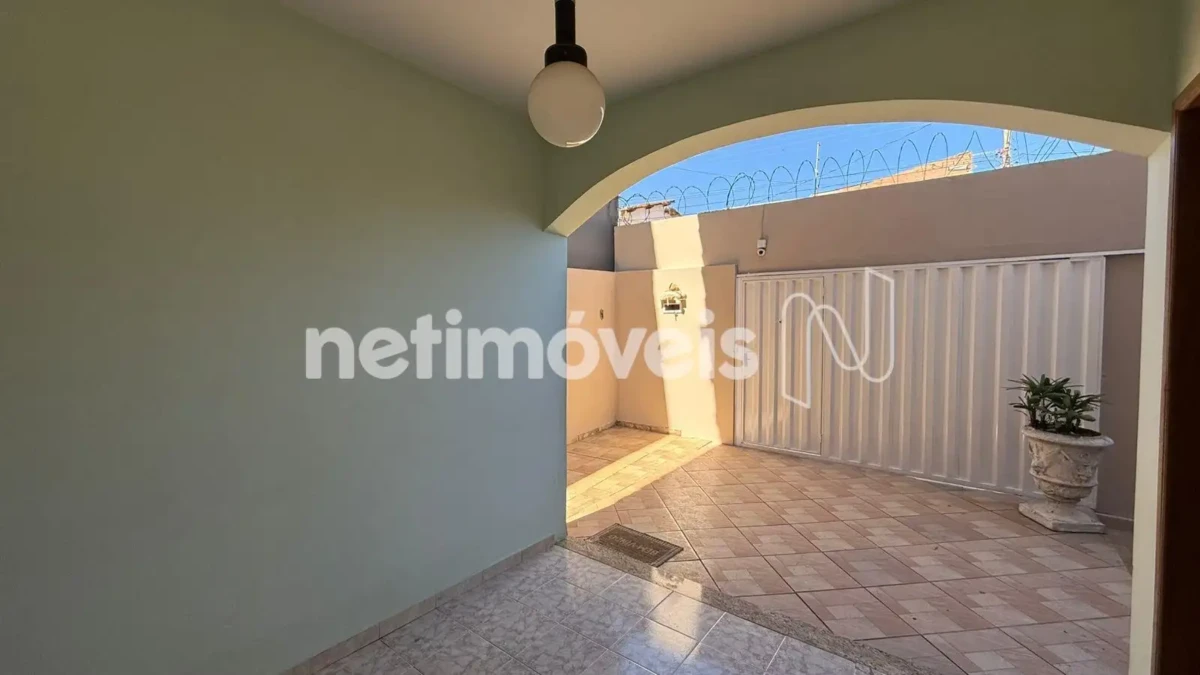 Casa para Venda com 4 quartos no bairro Vila Regina