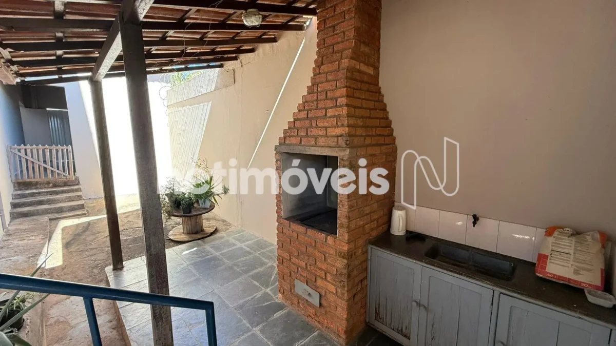 Casa para Venda com 4 quartos no bairro Vila Regina