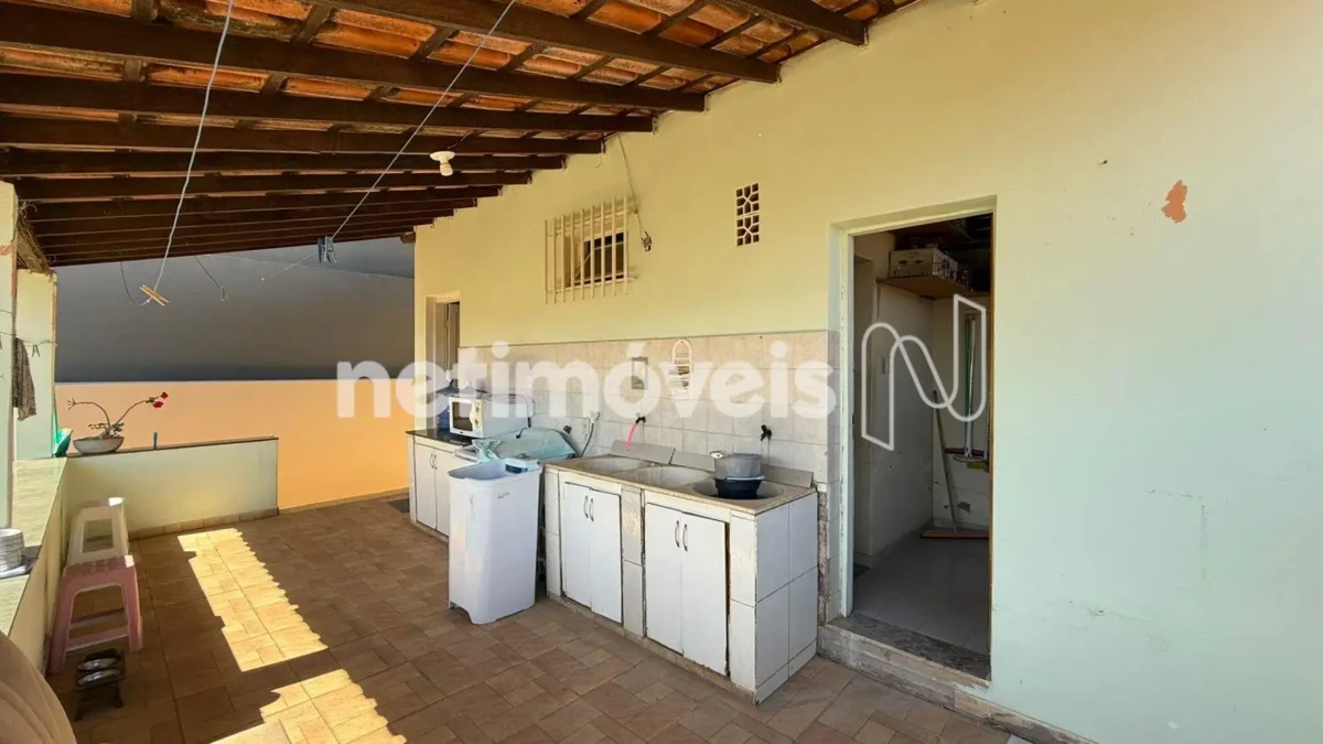 Casa para Venda com 4 quartos no bairro Vila Regina