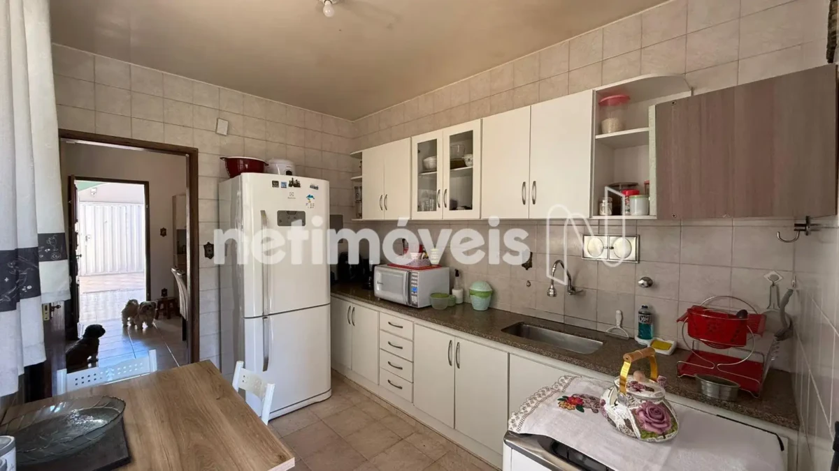 Casa para Venda com 4 quartos no bairro Vila Regina