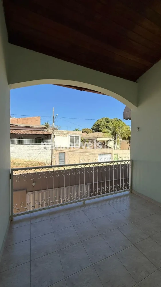 Casa para Venda com 4 quartos no bairro Vila Regina
