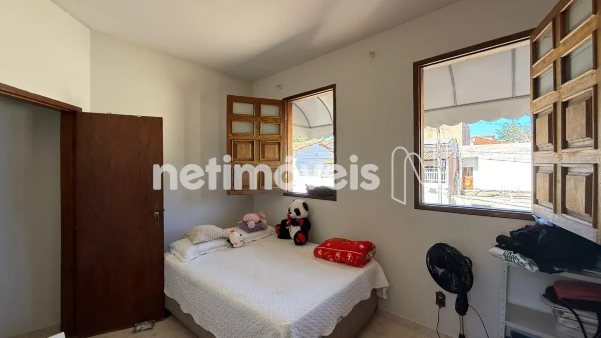 Casa para Venda com 4 quartos no bairro Vila Regina