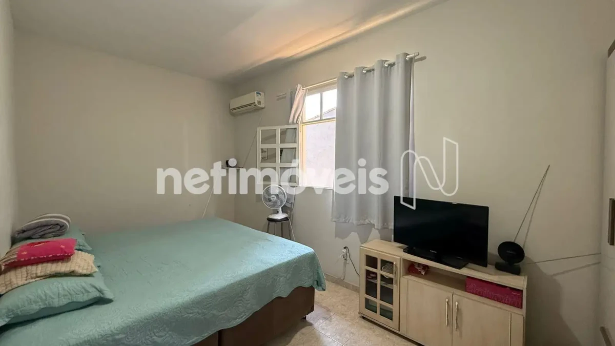 Casa para Venda com 4 quartos no bairro Vila Regina