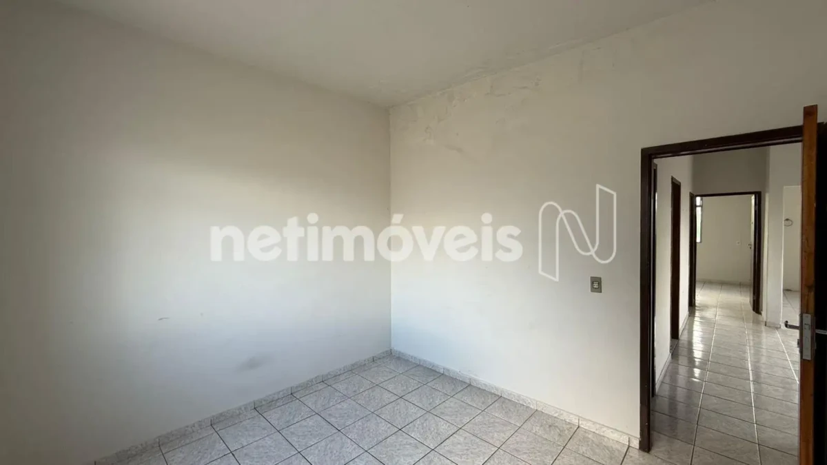 Casa para Venda com 7 quartos no bairro Cândida Câmara