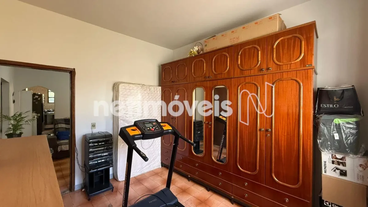 Casa para Venda com 7 quartos no bairro Cândida Câmara