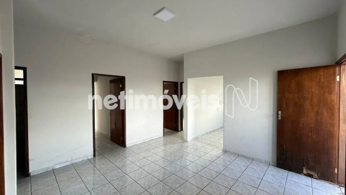 Casa para Venda com 7 quartos no bairro Cândida Câmara