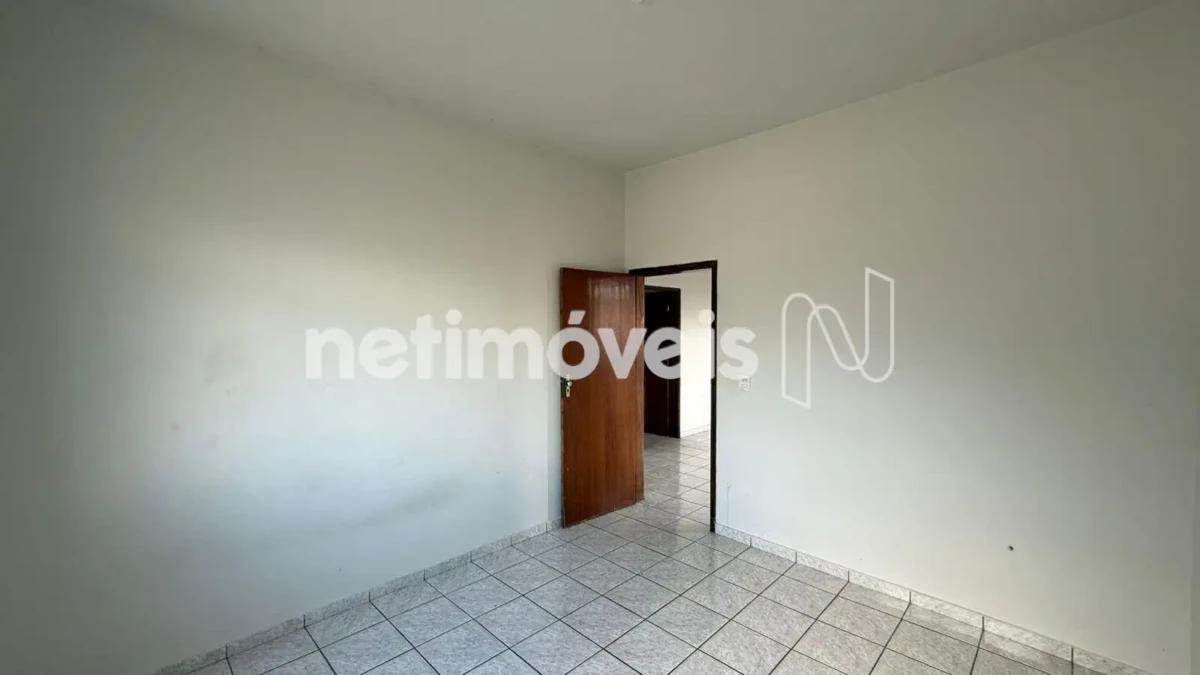 Casa para Venda com 7 quartos no bairro Cândida Câmara