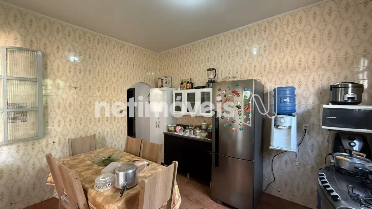 Casa para Venda com 7 quartos no bairro Cândida Câmara