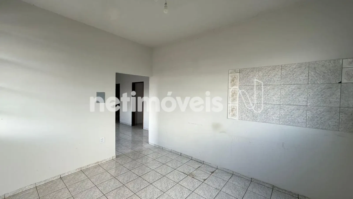 Casa para Venda com 7 quartos no bairro Cândida Câmara