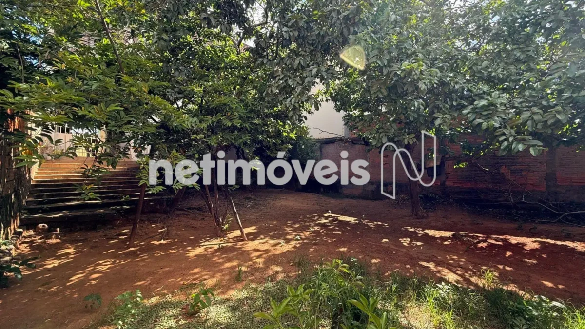 Casa para Venda com 7 quartos no bairro Cândida Câmara
