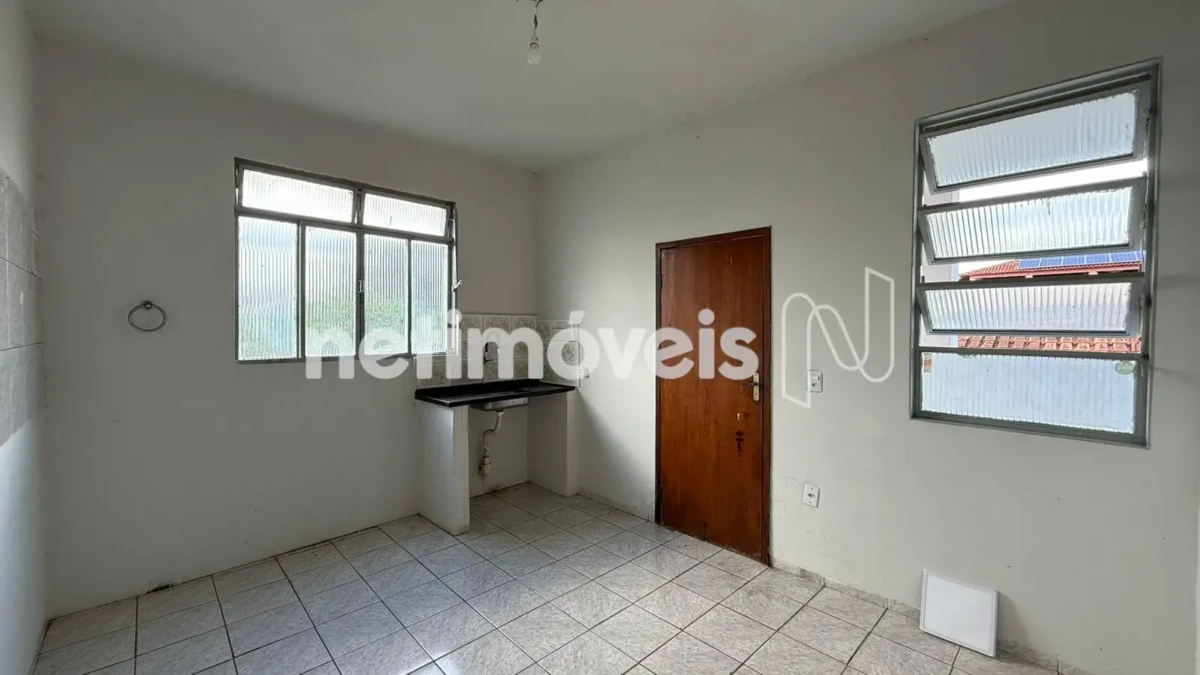 Casa para Venda com 7 quartos no bairro Cândida Câmara