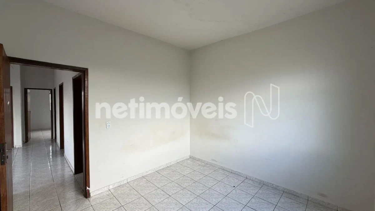 Casa para Venda com 7 quartos no bairro Cândida Câmara