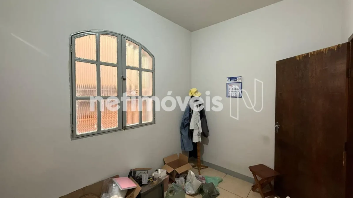 Casa para Venda com 7 quartos no bairro Cândida Câmara