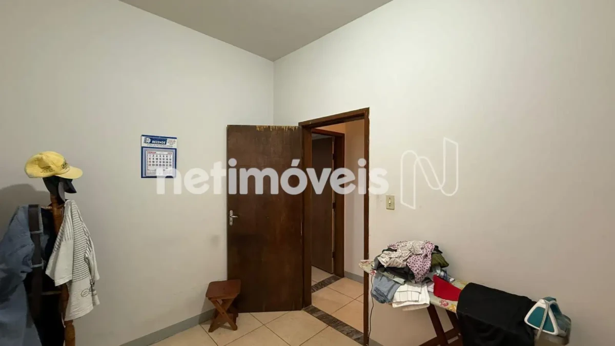 Casa para Venda com 7 quartos no bairro Cândida Câmara