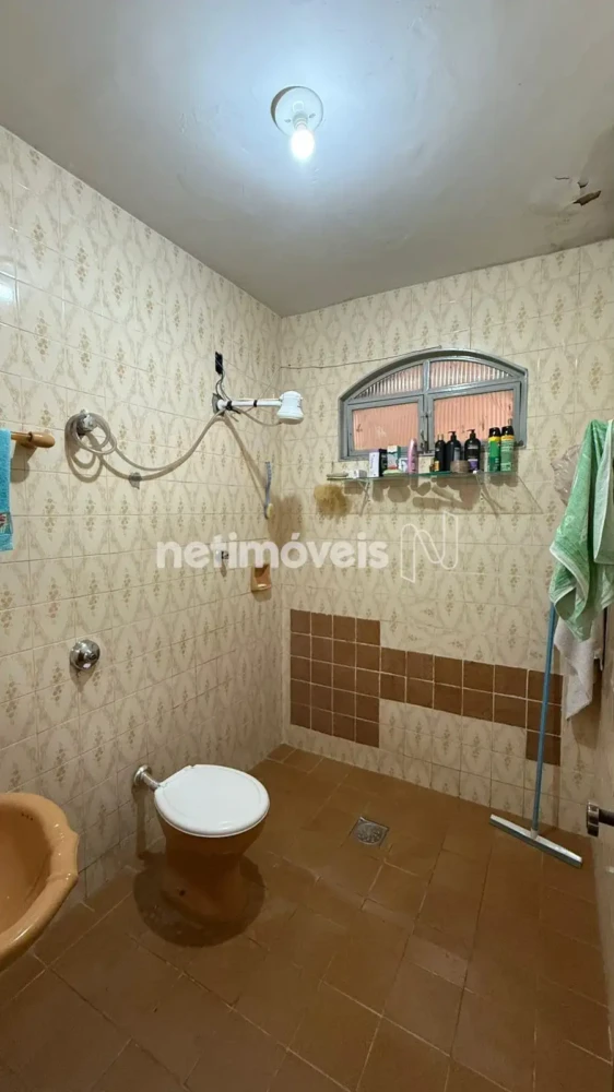 Casa para Venda com 7 quartos no bairro Cândida Câmara