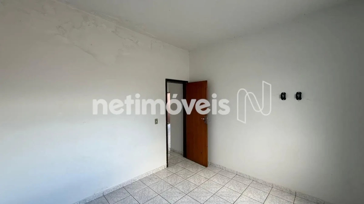 Casa para Venda com 7 quartos no bairro Cândida Câmara