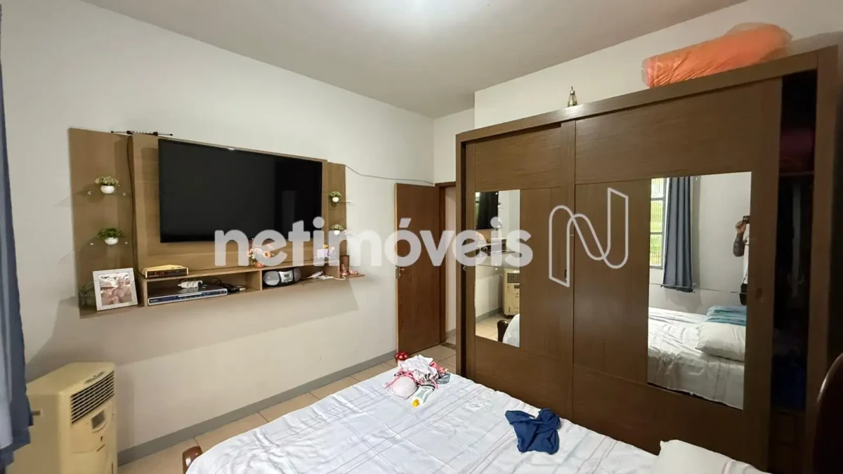 Casa para Venda com 7 quartos no bairro Cândida Câmara