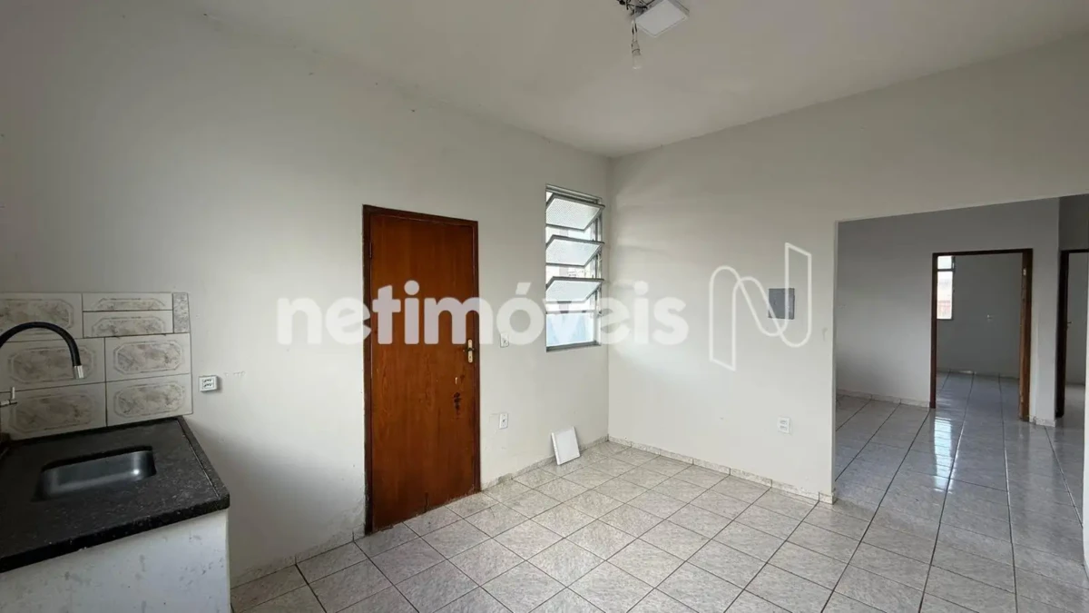 Casa para Venda com 7 quartos no bairro Cândida Câmara