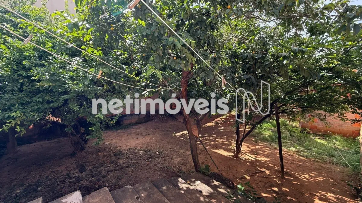 Casa para Venda com 7 quartos no bairro Cândida Câmara