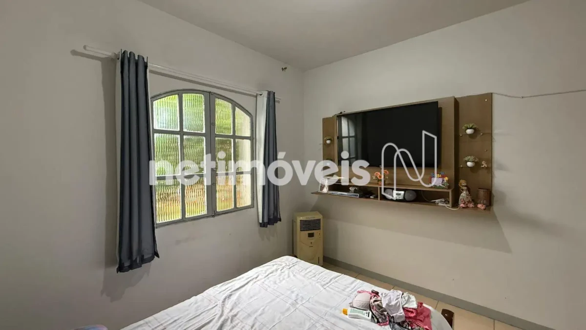 Casa para Venda com 7 quartos no bairro Cândida Câmara
