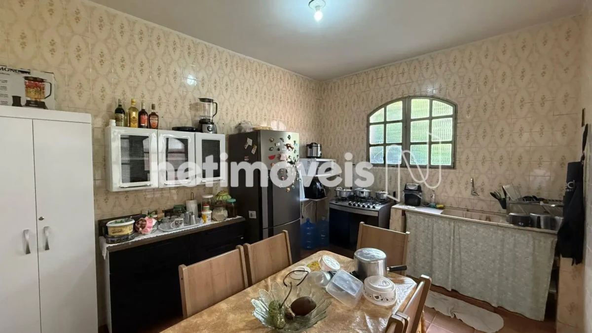 Casa para Venda com 7 quartos no bairro Cândida Câmara