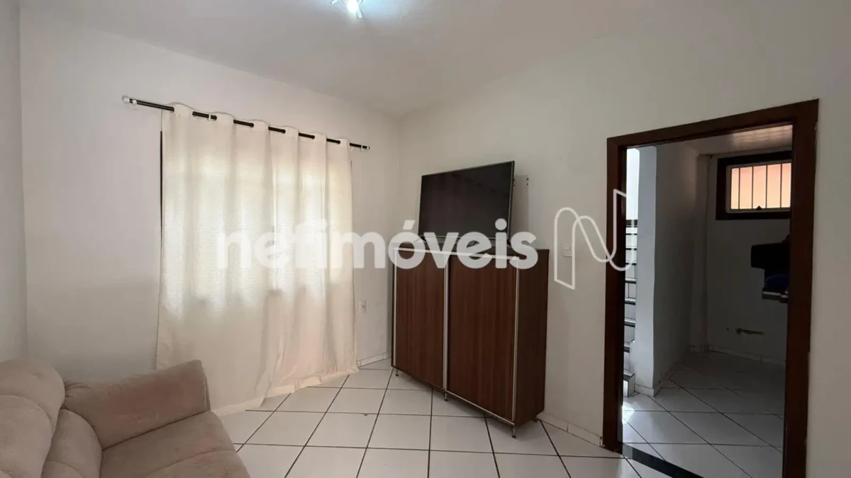 Casa para Venda com 3 quartos no bairro Monte Carmelo