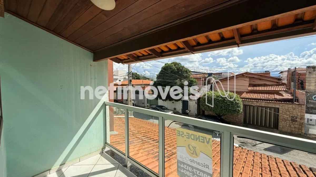 Casa para Venda com 3 quartos no bairro Monte Carmelo