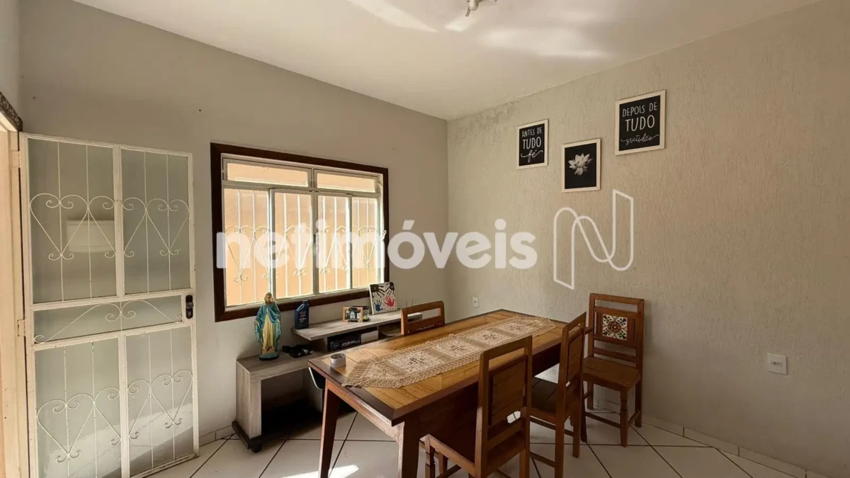 Casa para Venda com 3 quartos no bairro Monte Carmelo