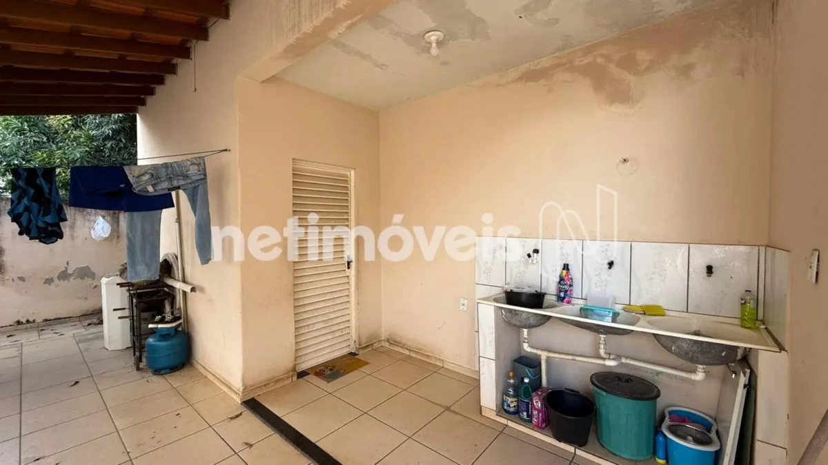 Casa para Venda com 3 quartos no bairro Monte Carmelo