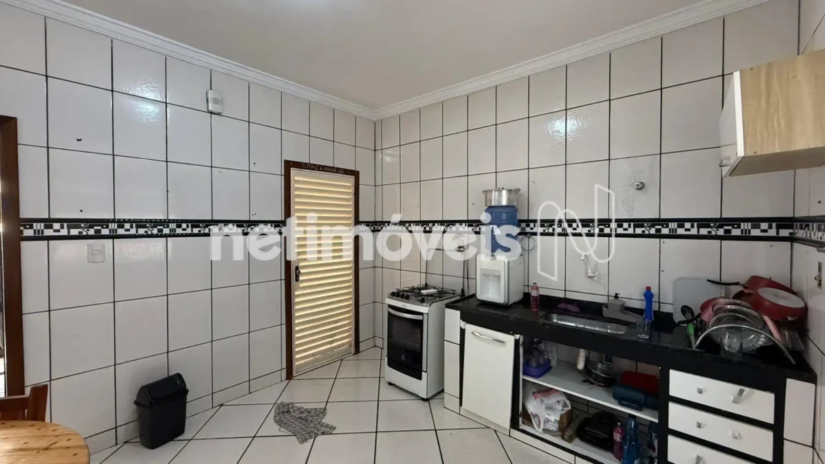 Casa para Venda com 3 quartos no bairro Monte Carmelo