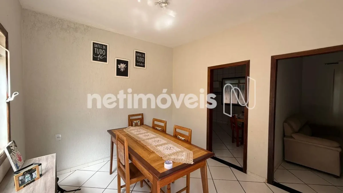 Casa para Venda com 3 quartos no bairro Monte Carmelo