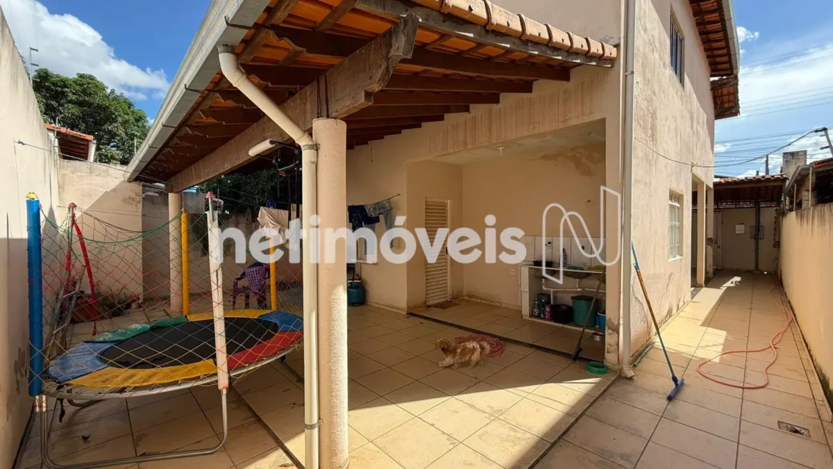 Casa para Venda com 3 quartos no bairro Monte Carmelo