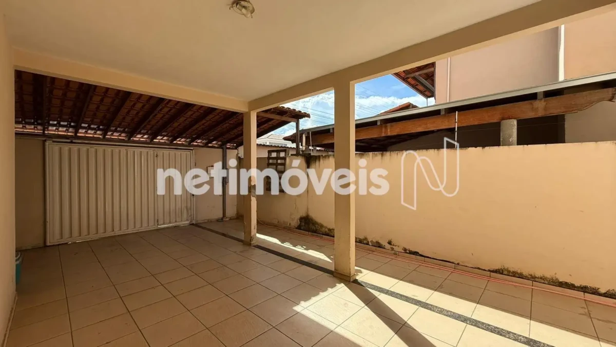 Casa para Venda com 3 quartos no bairro Monte Carmelo
