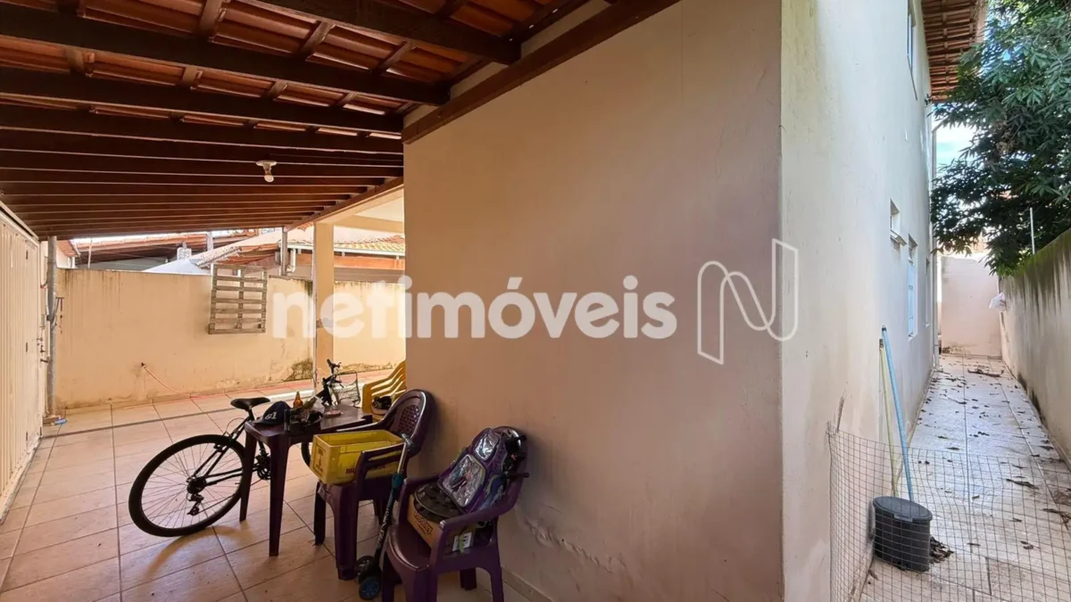 Casa para Venda com 3 quartos no bairro Monte Carmelo