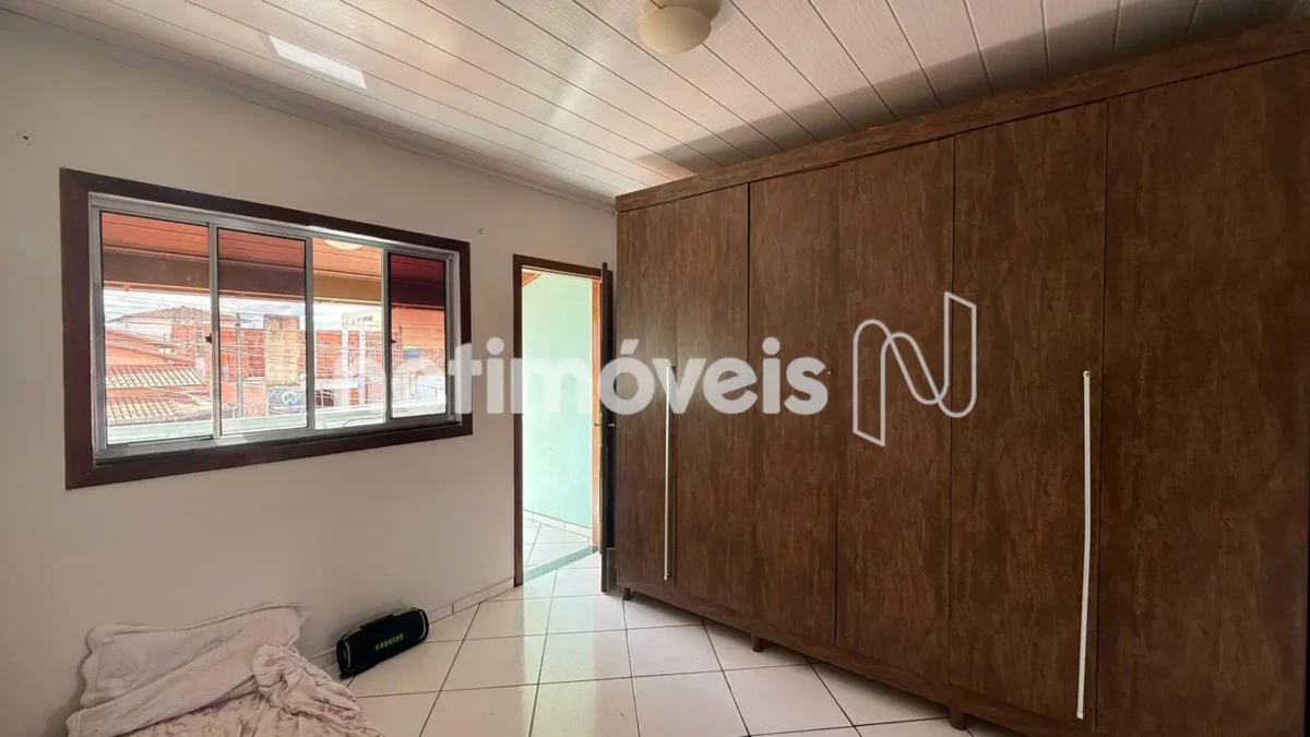Casa para Venda com 3 quartos no bairro Monte Carmelo