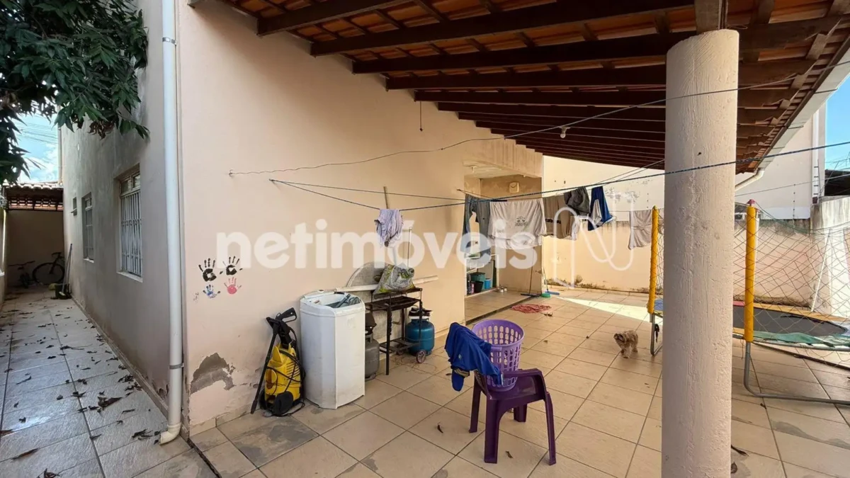 Casa para Venda com 3 quartos no bairro Monte Carmelo