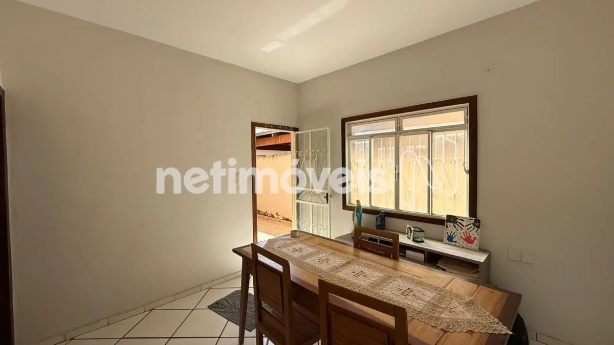 Casa para Venda com 3 quartos no bairro Monte Carmelo