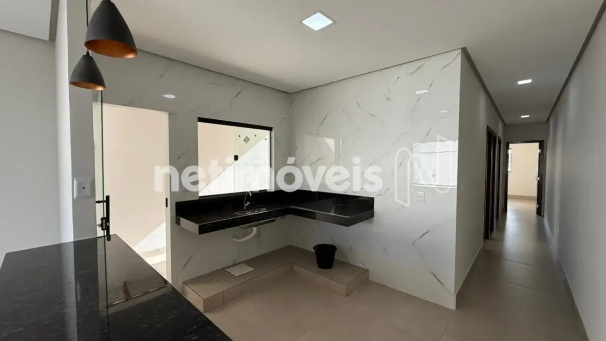 Casa para Venda com 3 quartos no bairro Vila Greice