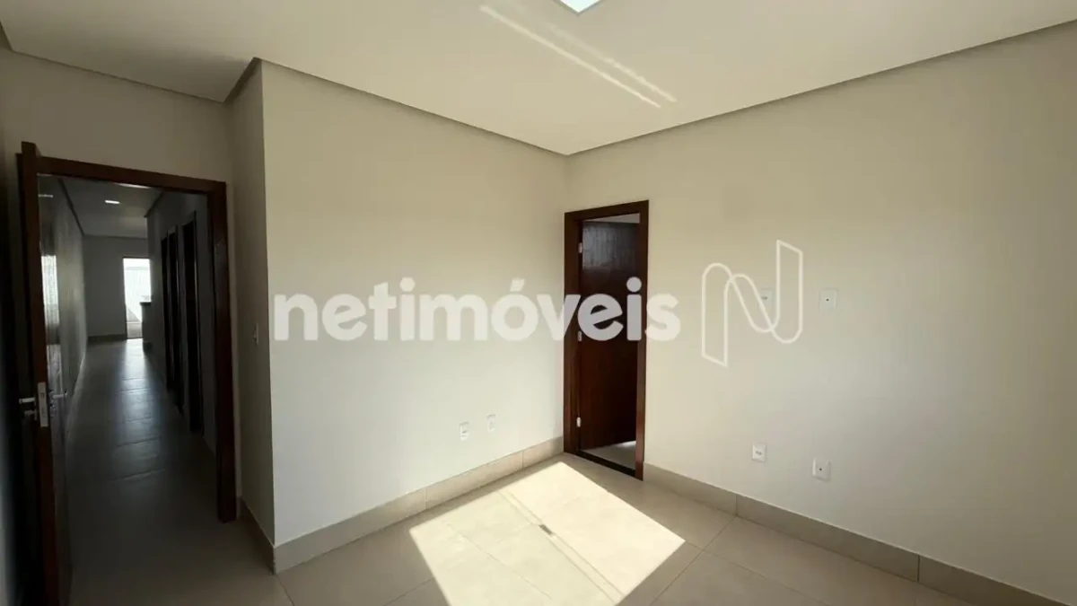 Casa para Venda com 3 quartos no bairro Vila Greice