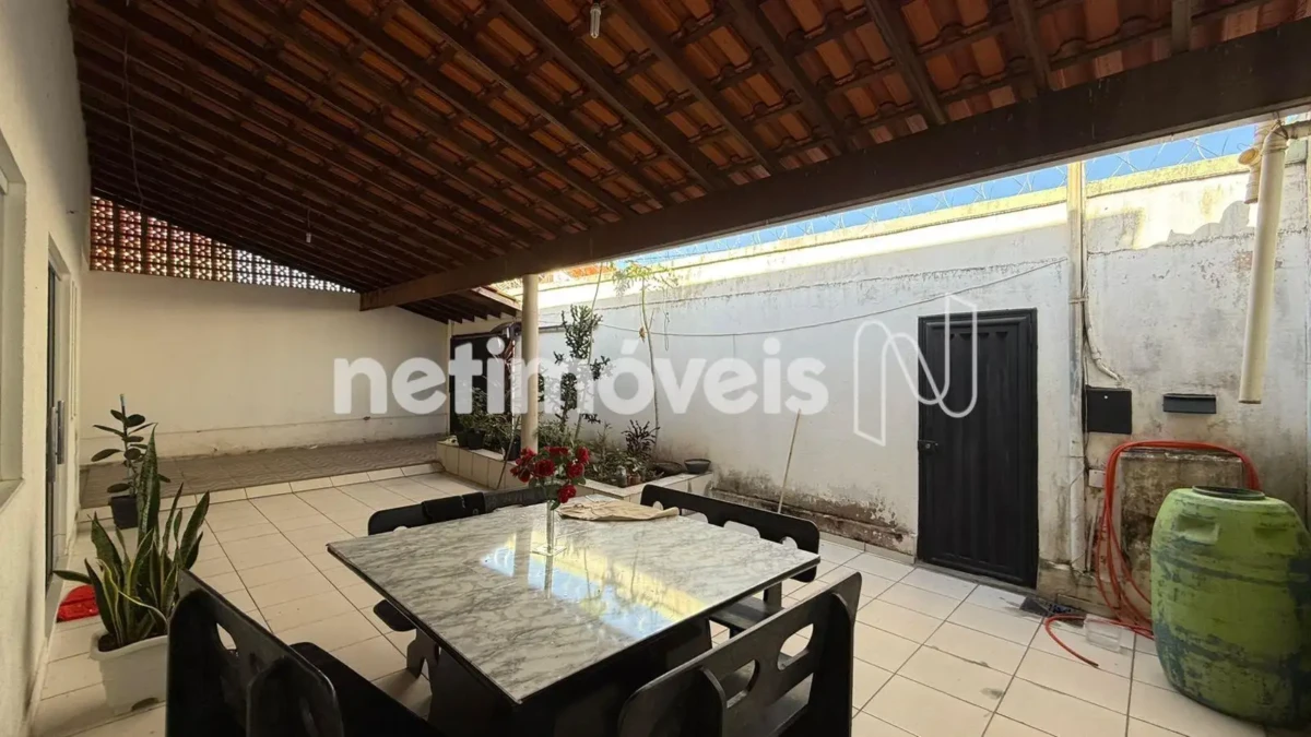 Casa para Venda com 4 quartos no bairro Vila Sumaré