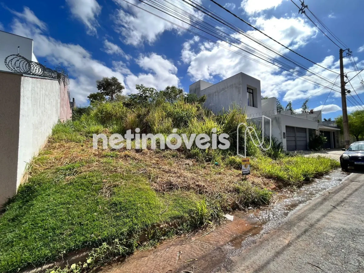 Lote para Venda com área de 450 m² no bairro Ibituruna
